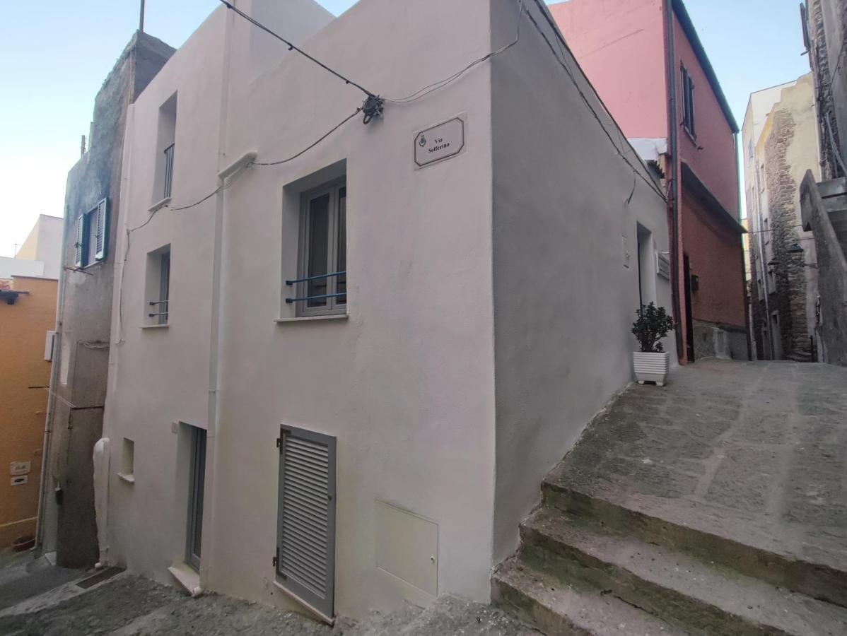 Bed and Breakfast Residenza Nel Borgo L'Appusentu Кастельсардо Екстер'єр фото