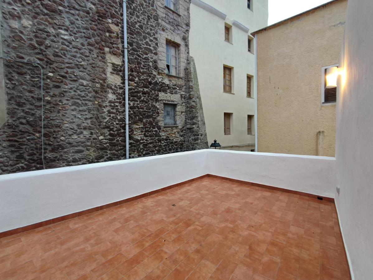 Bed and Breakfast Residenza Nel Borgo L'Appusentu Кастельсардо Екстер'єр фото