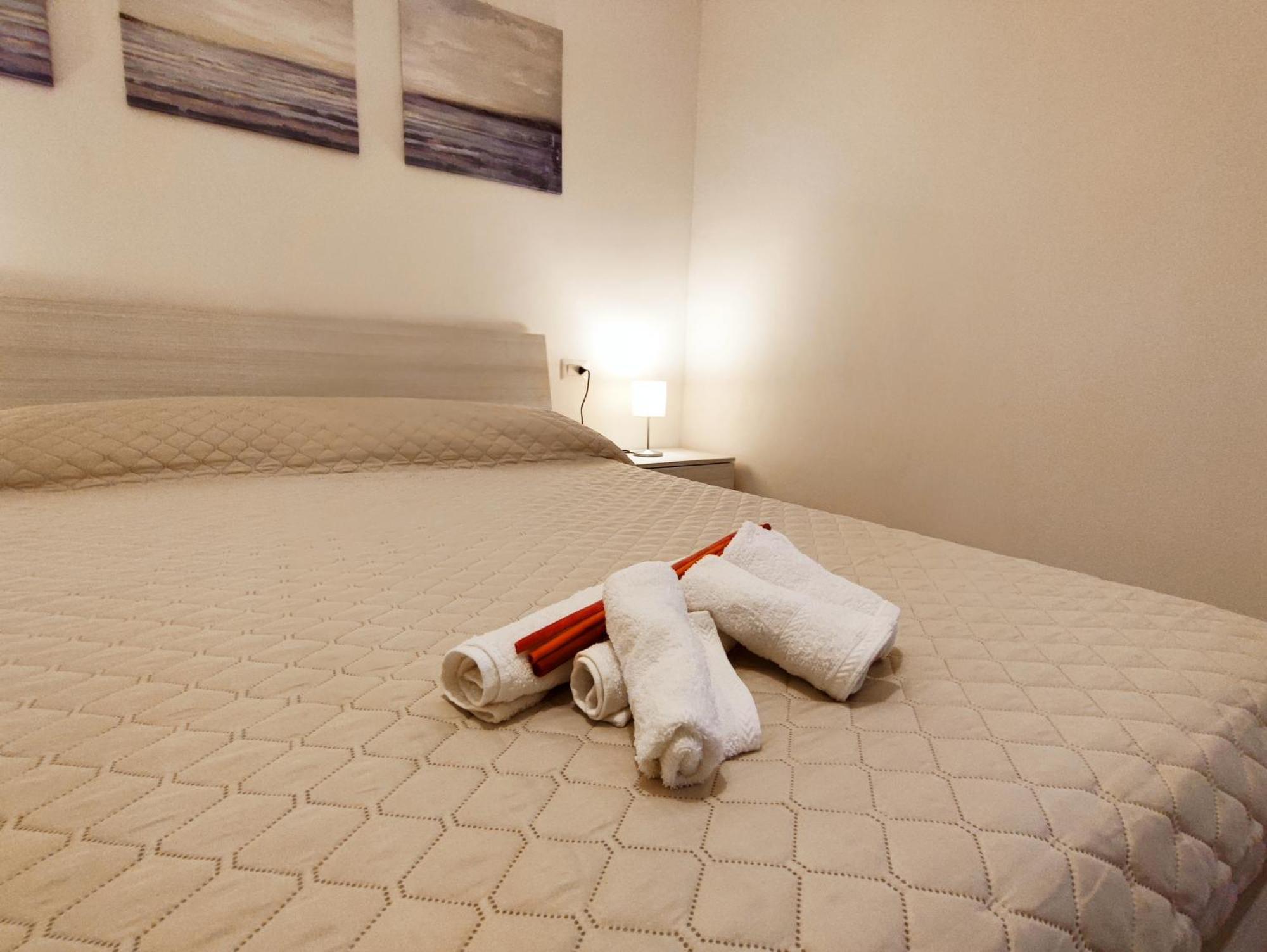 Bed and Breakfast Residenza Nel Borgo L'Appusentu Кастельсардо Екстер'єр фото